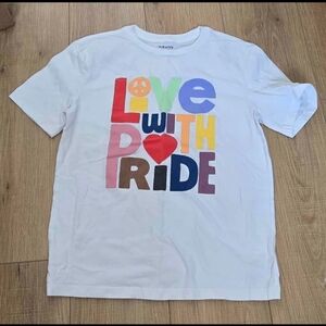 🫣Love with Pride - Old Navy tshirt